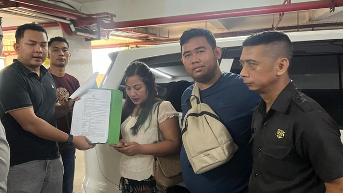 Polda Banten menangkap bos perusahaan di kasus pengurangan volume takaran Minyakita di Tangerang. Tersangka diamankan di sebuah apartemen di Karawang, Jabar. (dok Istimewa)