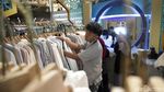 Potret Warga Berburu Baju Baru Jelang Lebaran