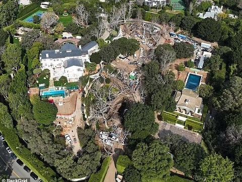 Renovasi rumah Jeff Bezos