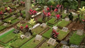 Rumputisasi di TPU Nagrog Bandung