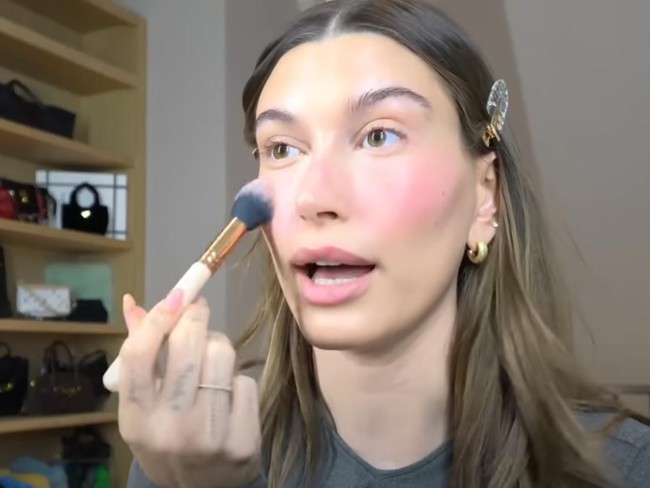 Tutorial make up Hailey Bieber