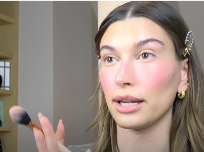 Tutorial make up Hailey Bieber