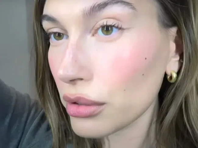 Tutorial make up Hailey Bieber