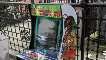 Melansir dari Boredpanda, Stooping adalah sebuah tradisi yang memungkinkan warganya untuk bebas meninggalkan barang-barang apapun seperti furniture, alat dapur, dan barang lainnya yang sudah tidak terpakai.