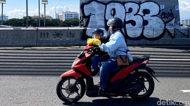 Vandalisme di Flyover Mochtar Kusumaatmadja alias Pasupati.