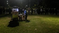 Sebagian besar benua dapat menyaksikan seluruh peristiwa tersebut dengan gerhana total dapat dilihat dari Brasil, Chile, dan Argentina mulai setelah tengah malam pada 14 Maret 2025.