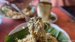 Warkop Ini Tawarkan Indomie Carbonara dan Sapi Asap yang Smokey