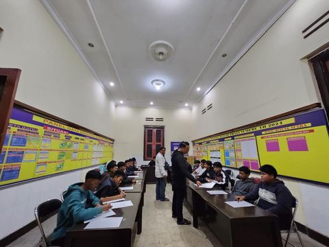 Belasan remaja di Singosari diamankan karena perang sarung