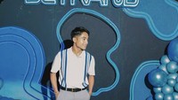 Penyanyi Betrand Peto baru saja merayakan ulang tahun yang ke-20. Sarwendah memberikan pesta ulang tahun yang meriah untuk putranya. Foto: Instagram @betrandpetoputraonsu