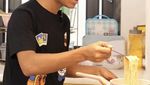 Betrand Peto Rayakan Pesta Ulang Tahun ke-20 dengan Banyak Kue
