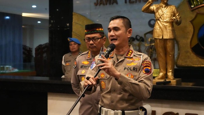 Dirlantas Polda Jateng, Kombes Pol Sony Irawan menjelaskan program valet ride untuk pemudik motor.