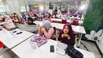 Edukasi Penggunaan Hijab di Stasiun LRT Jakarta Saat Ramadan