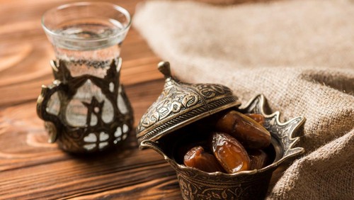 Jadwal Buka Puasa Hari Ini 15 Maret 2025 di Tiga Zona Waktu Indonesia