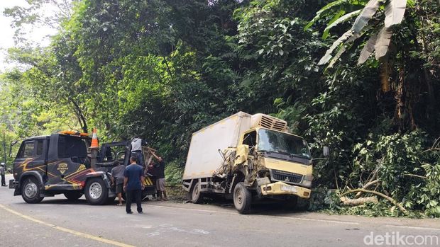 Kecelakaan di Jalur Puncak Cianjur.
