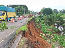 Jalan Penghubung Musi Rawas-Muba Tergerus Longsor, Lalu Lintas Dialihkan