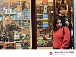 Memotret Aneka Gaya Orang di Barcelona, Makin Asyik Pakai Xiaomi 15