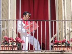 Memotret Aneka Gaya Orang di Barcelona, Makin Asyik Pakai Xiaomi 15