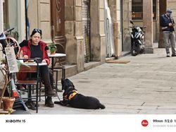 Memotret Aneka Gaya Orang di Barcelona, Makin Asyik Pakai Xiaomi 15
