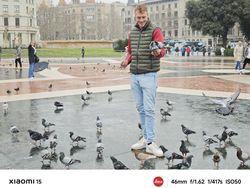 Memotret Aneka Gaya Orang di Barcelona, Makin Asyik Pakai Xiaomi 15