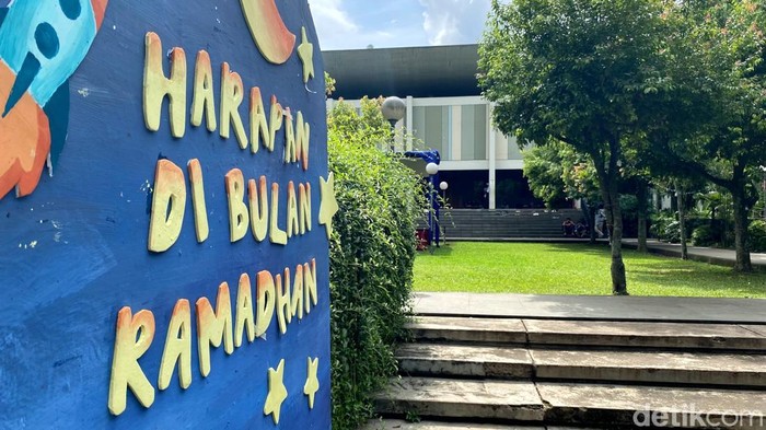 Masjid Salman ITB.