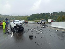 Kecelakaan di Tol Cisumdawu, Satu Mobil Hancur!