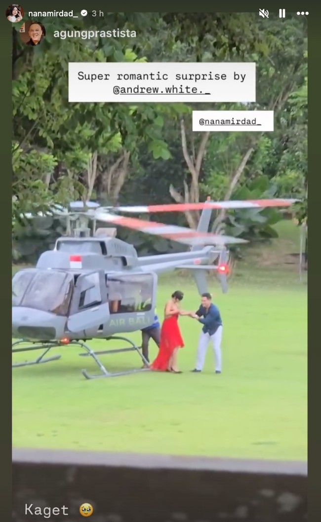 Pada 14 Maret 2025 kemarin Nana Mirdad resmi bertambah usia. Di usianya yang ke-40, Nana mendapat kejutan romantis. Dari unggahan yang dibagikan terlihat kejutan dimulai dengan Nana yang dijemput dengan menaiki helikopter bersama suaminya, Andrew White. Foto: Instagram/@nanamirdad_