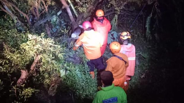 Pohon Tumbang dan Banjir Terjang Sejumlah Jalan Utama Trenggalek