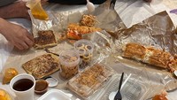 Dalam captionnya Asakura menyebutkan jika dia diajak oleh temannya ke Masjid Sri Sendayan untuk berbuka puasa dan salat taraweh.