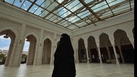 Masjid Sri Sendayan dibangun pada tahun 2015 dan diresmikan pada 20 September 2019 ini mampu menampung lebih dari 4.500 jamaah. Masjid ini berada di Bandar Sri Sendayan, Negeri Sembilan