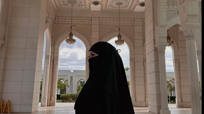 Rae Lil Black di Masjid Malaysia