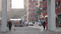 Observatorium Meteorologi Beijing mengumumkan bahwa kota Beijing mengalami penurunan suhu tajam di beberapa wilayah.