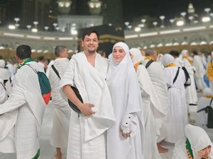 Siva Aprilia Umrah Pertama Sekalian Bulan Madu Bareng Suami