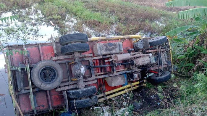 Truk yang mengalami kecelakaan di OKI