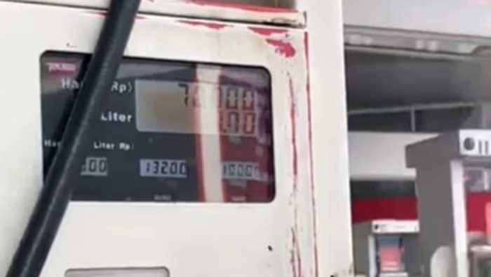 Viral mobil isi BBM Rp 100.000 di SPBU Makassar tapi cuma diisi Rp 70.000.