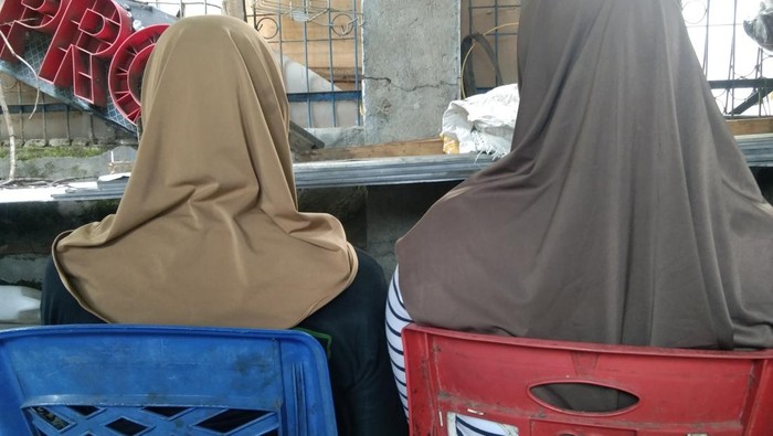 VN dan PM, dua mahasiswi menjadi korban pelecehan oknum ketua LSM di Kota Bima, NTB. (Rafiin/detikBali)