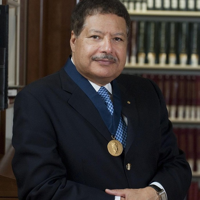 Ahmed H Zewail