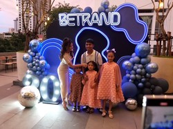 8 Foto Ultah ke-20 Betrand Peto, Dapat Hadiah Mobil Dari Sarwendah