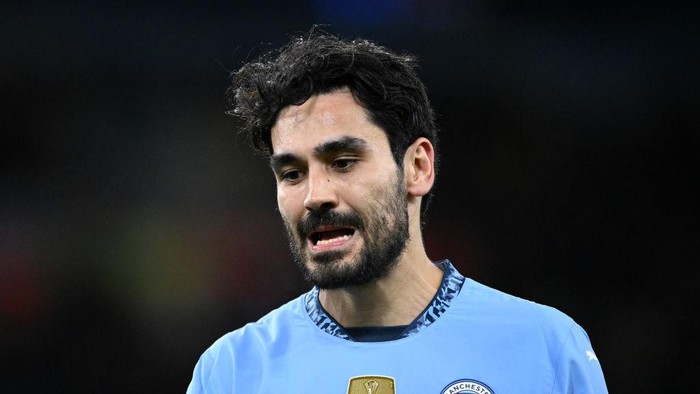 MANCHESTER, ENGLAND - MARCH 01: Ilkay Guendogan of Manchester City reacts during the Emirates FA Cup Fifth Round match between Manchester City and Plymouth Argyle at Etihad Stadium on March 01, 2025 in Manchester, England. (Photo by Justin Setterfield/Getty Images)
