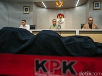 Intip Garasi Wakil Ketua DPRD Tersangka Korupsi Proyek Dinas PU