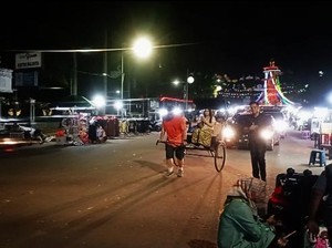 Cara Unik Kapolresta Jambi Patroli Kamtibmas dengan Tarik Becak Rickshaw