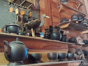 Dari Limbah Jadi Rupiah: Kerajinan Batok Kelapa Pangandaran Mendunia