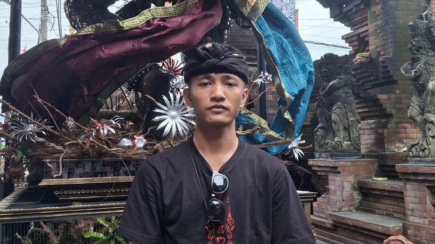 Ketua ST Tunas Muda, I Wayan Pagah Wedhanta, saat ditemui di Banjar Dukuh Mertajati, Desa Adat Sidakarya, Denpasar, Jumat (14/3/2025). (Fabiola Dianira/detikBali)