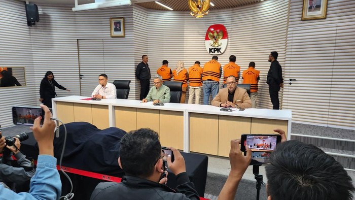KPK gelar konferensi pers OTT di OKU (Adrial/detikcom)