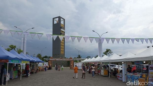 Menara pandang di kompleks MAJT An-Nuur Kabupaten Magelang, Minggu (16/3/2025).