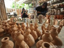 Pekerja Sampah Bantar Gebang Jadi Perajin Tembikar