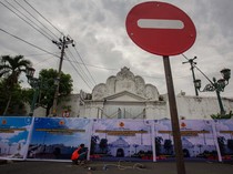 Plengkung Gading Ditutup, Warga pun Memutar Jauh