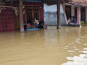 Tanggul Widodaren Jebol, Permukiman di Ketitang Wetan Pati Terendam Banjir
