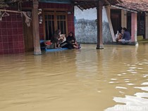 Tanggul Widodaren Jebol, Permukiman di Ketitang Wetan Pati Terendam Banjir