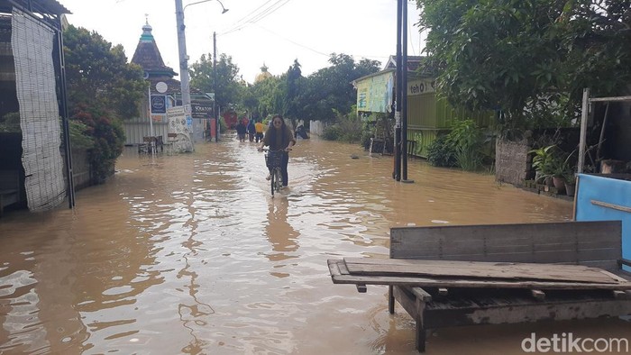 Potret banjir di Ketitang Wetan,  Pati, Minggu (16/3/2025) pukul 09.00 WIB.