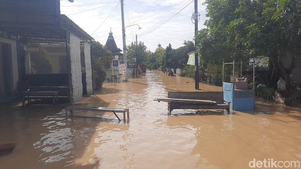 Potret banjir di Ketitang Wetan,  Pati, Minggu (16/3/2025) pukul 09.00 WIB.